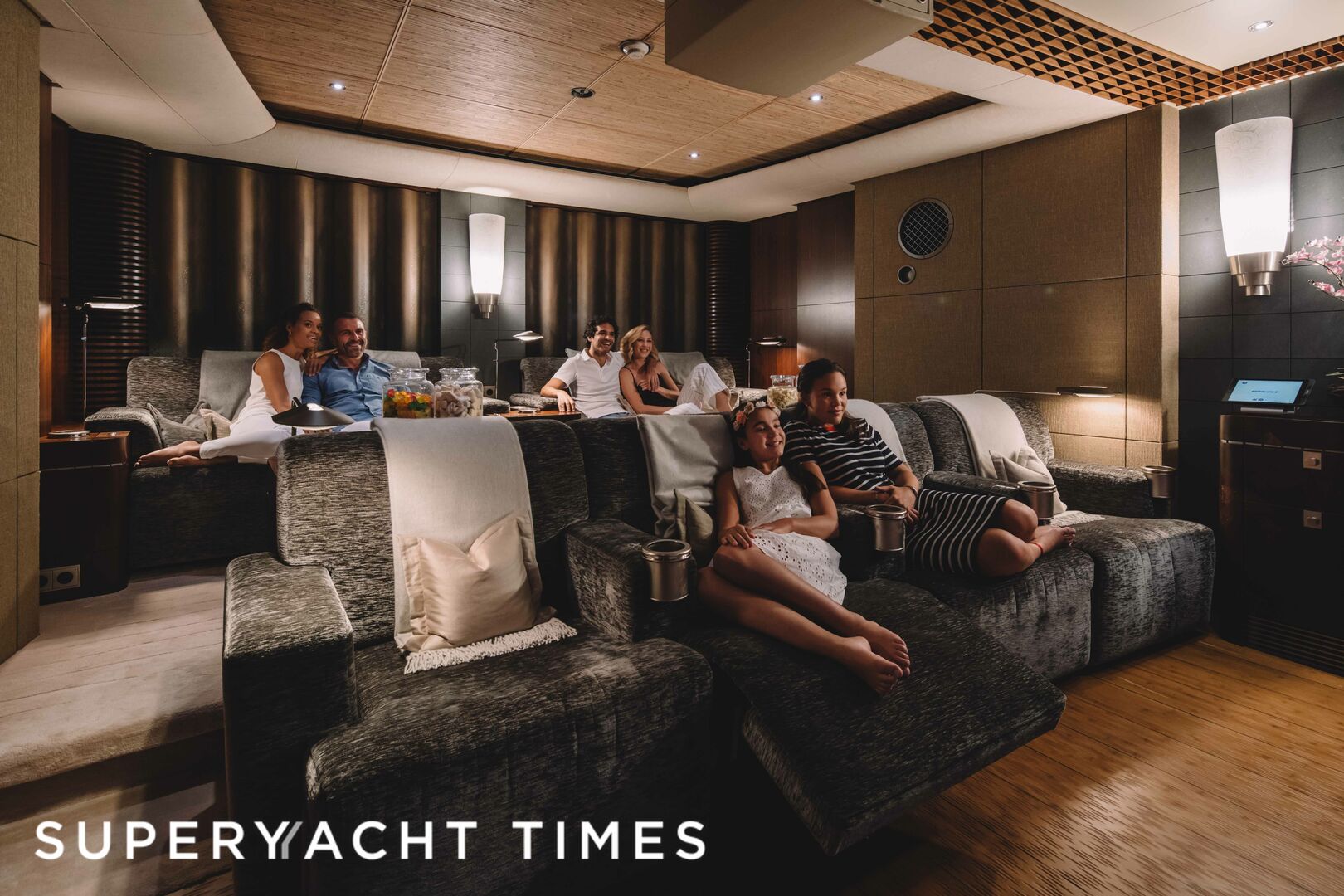 Wheels yacht cinema 