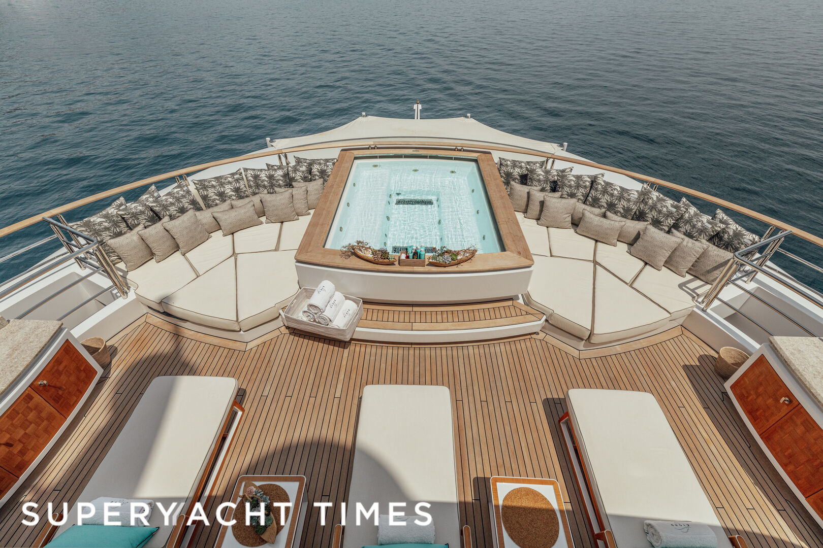 Cloud 9 yacht aft deck pool