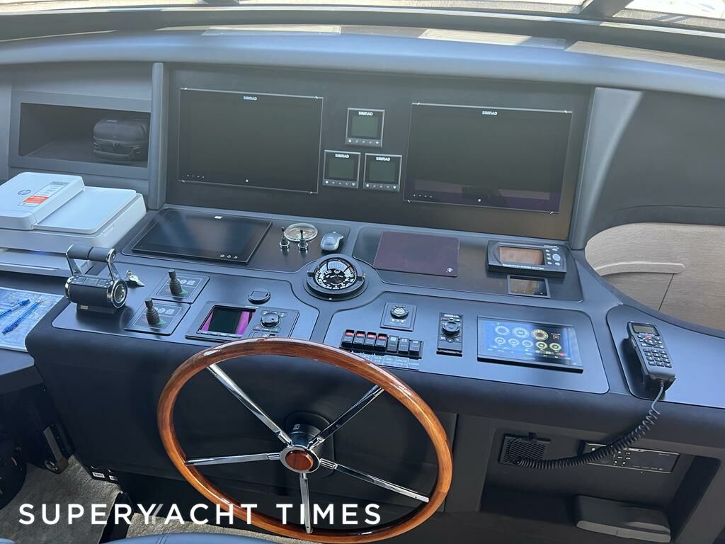 Triton yacht wheelhouse