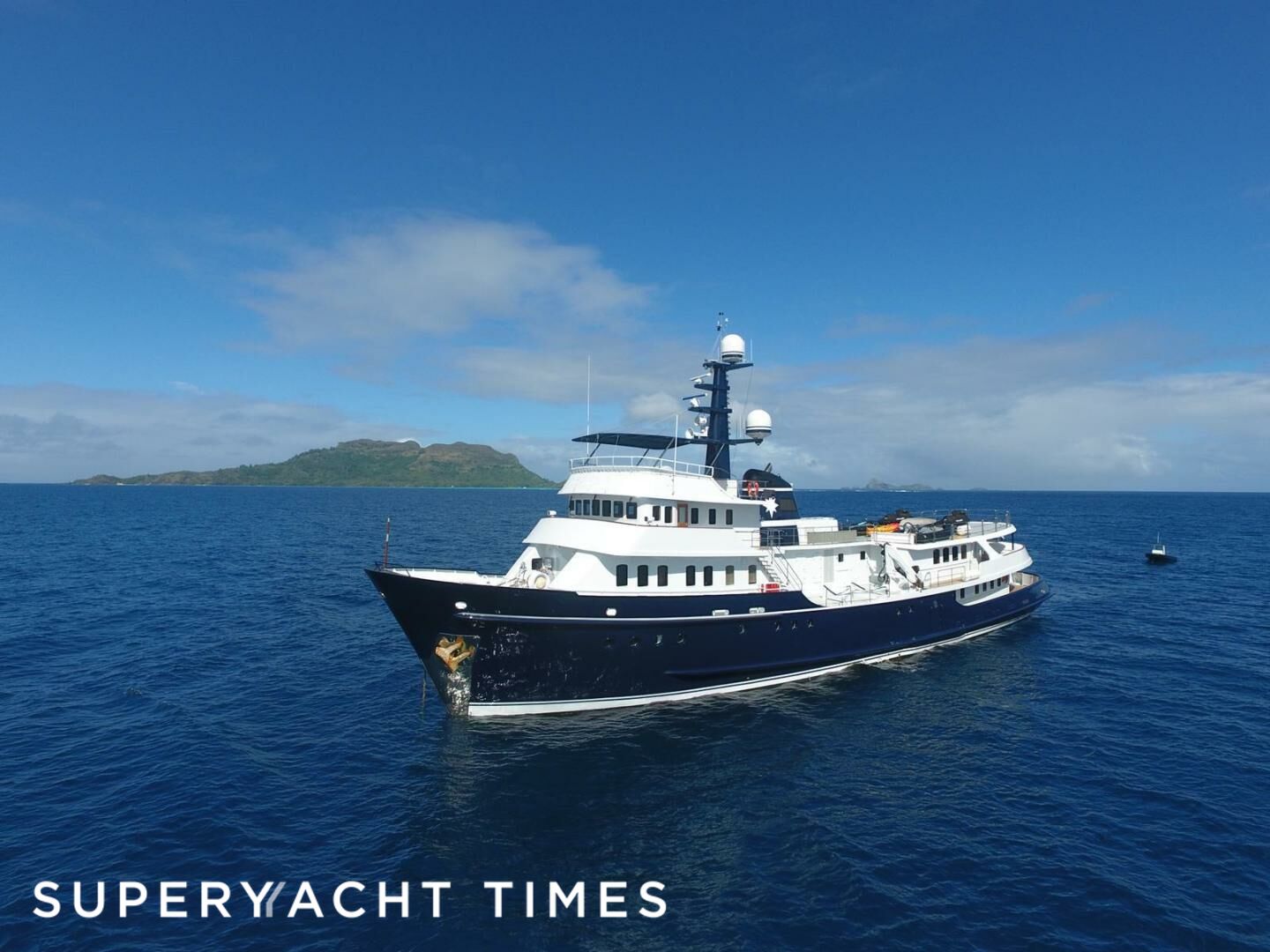 Asteria yacht cruising