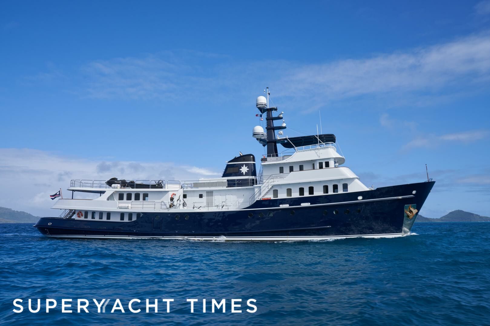 Asteria yacht cruising