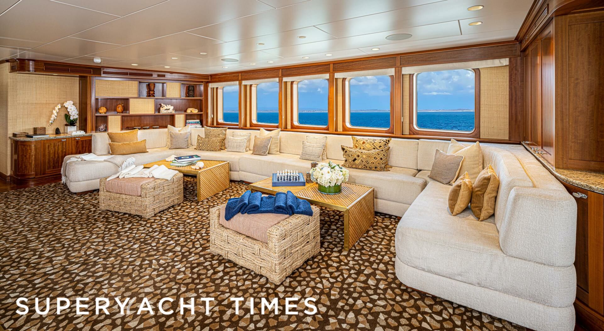 Asteria yacht saloon