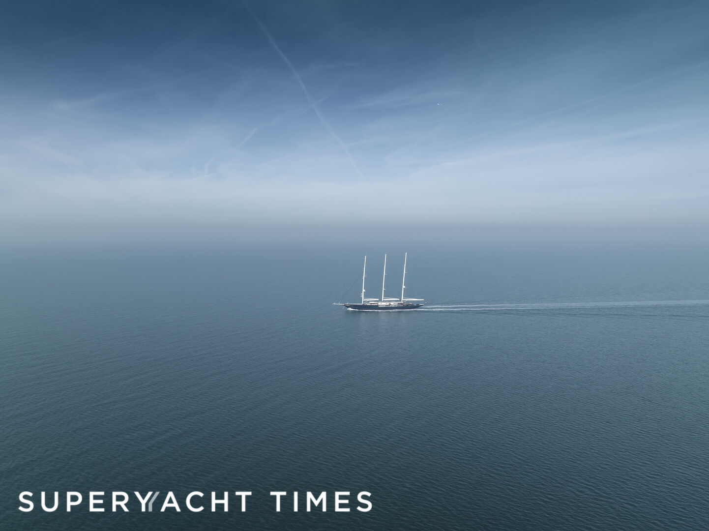 Y721 yacht on sea trials