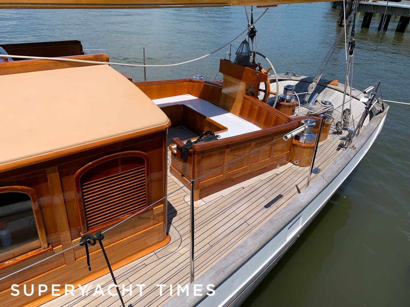 Summerwind yacht deck