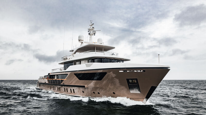 Lars yacht cruising 