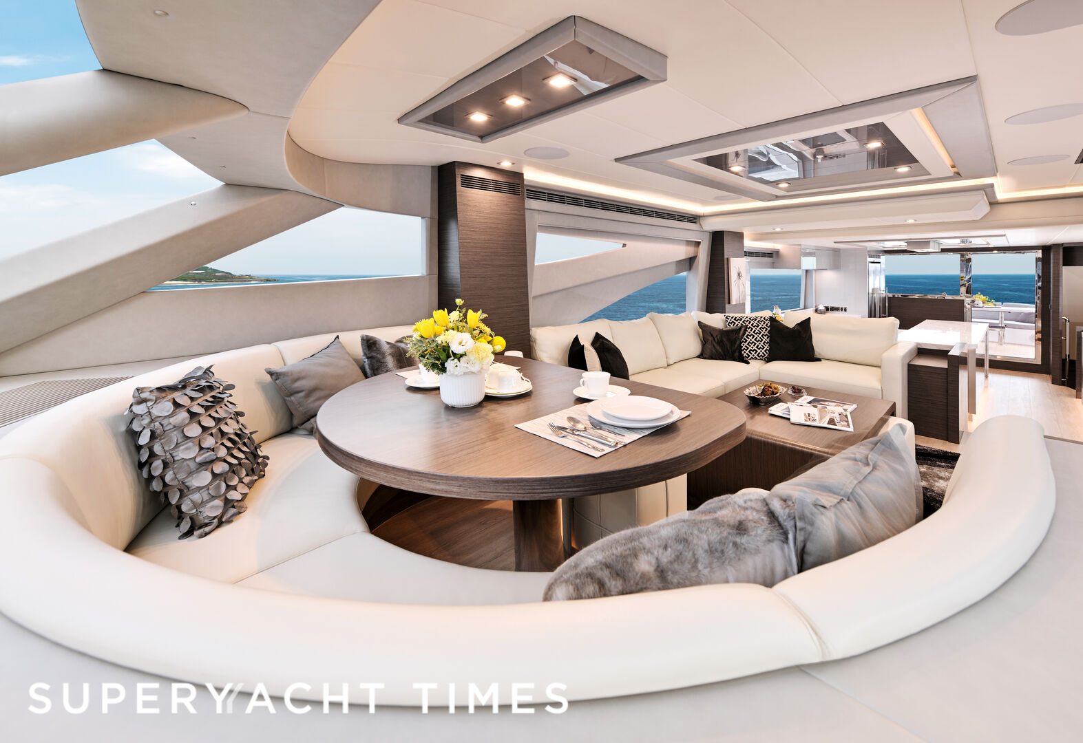 24m Horizon motor yacht Repeat Offender III launched and delivered