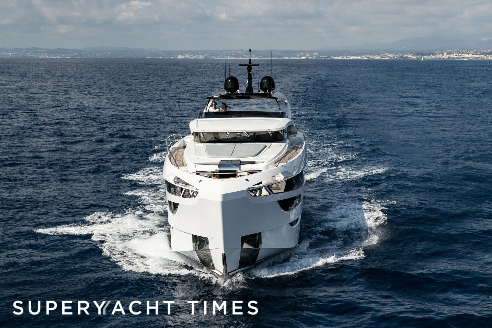 Cadet V yacht cruising 