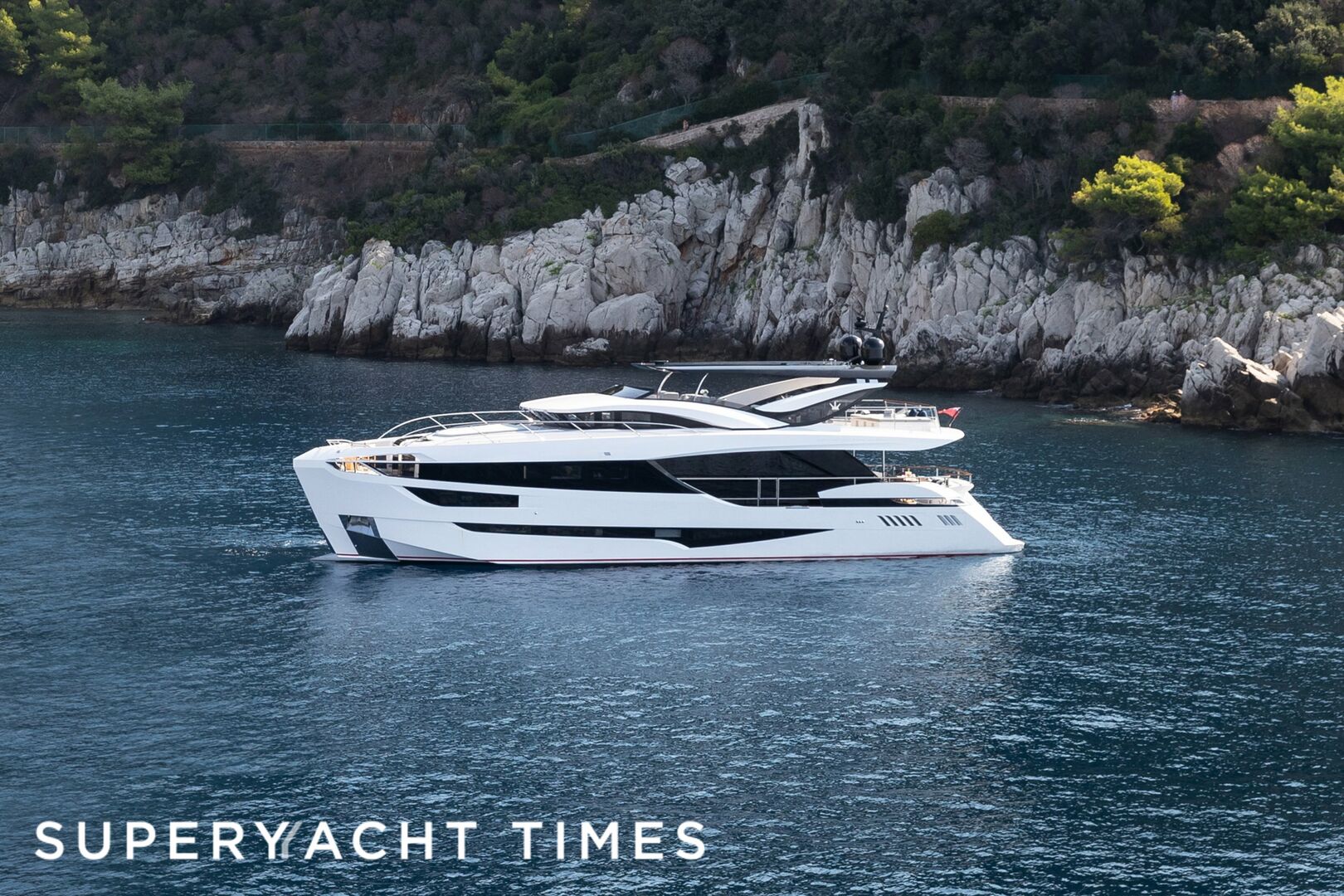 Cadet V yacht anchored