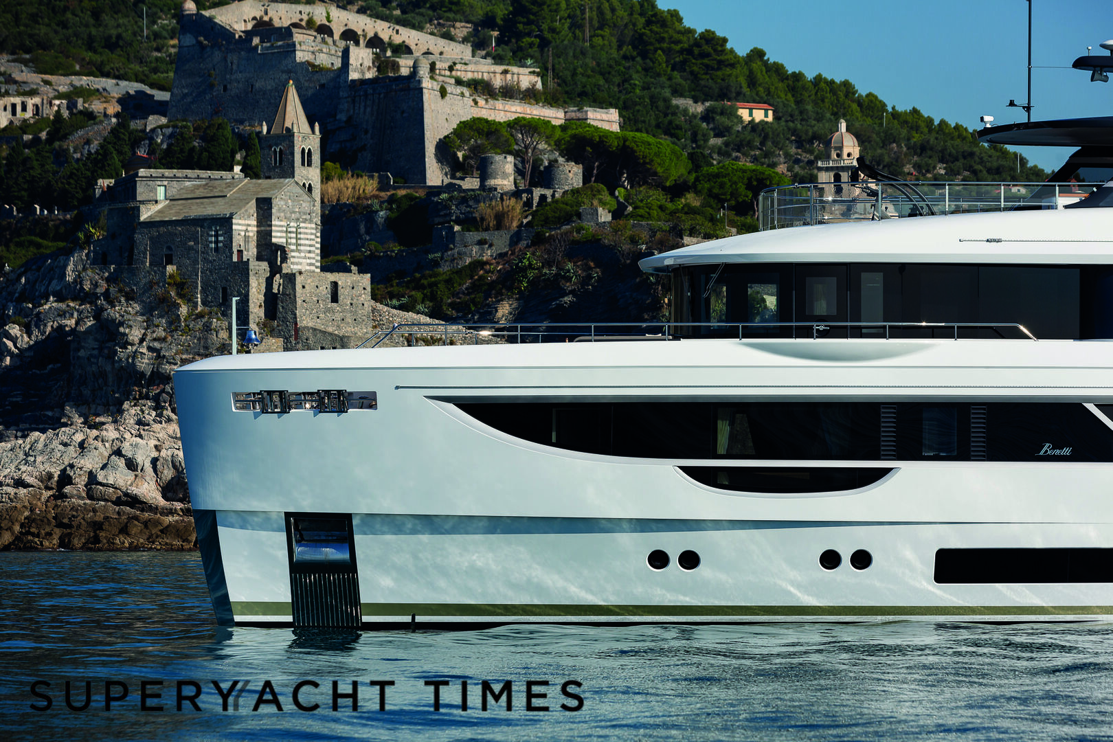 Unknown yacht profile