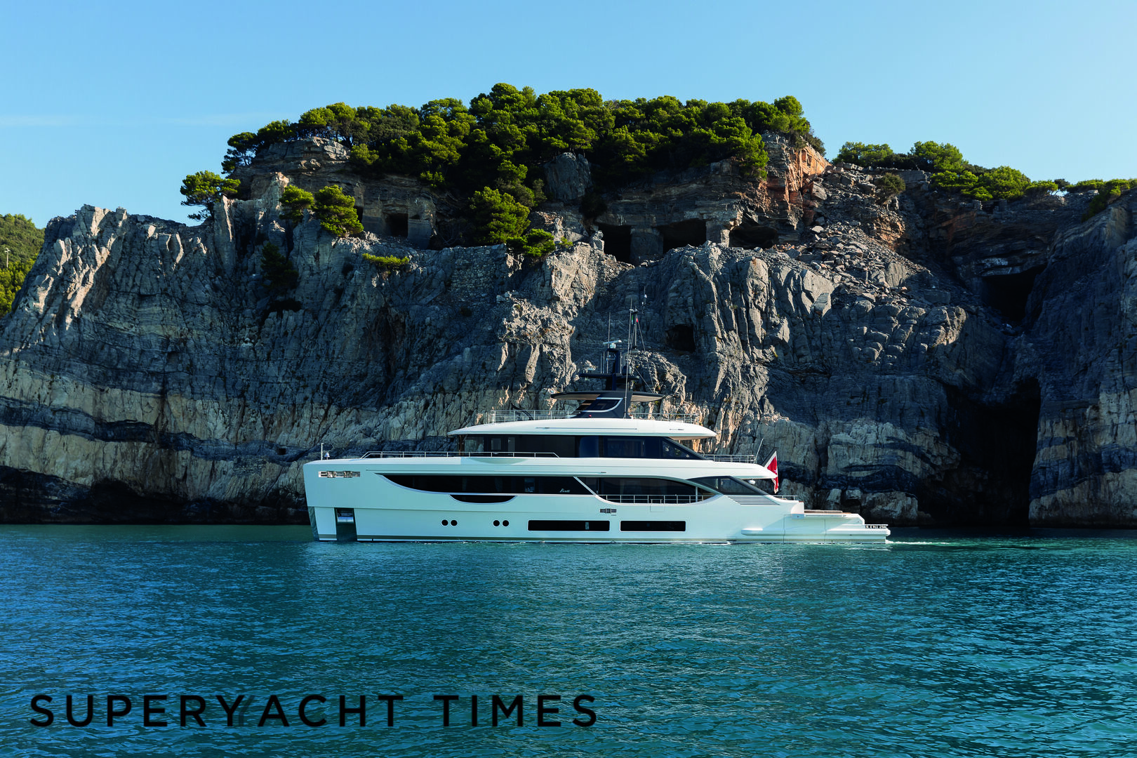 Unknown yacht profile