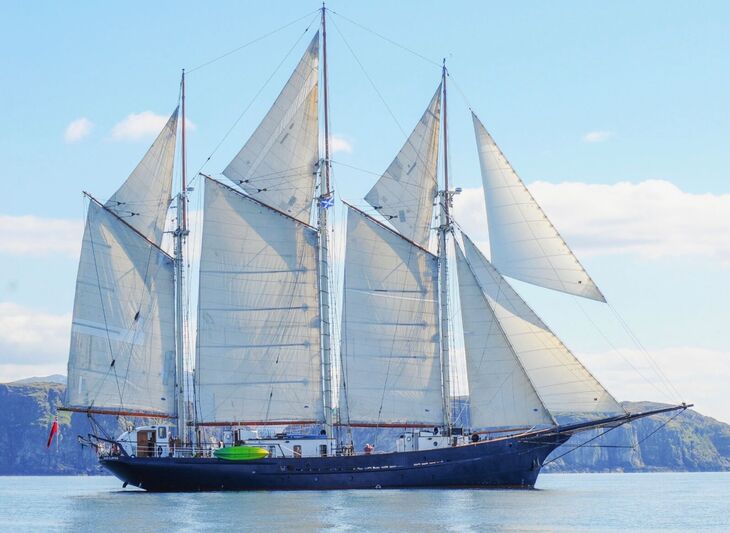 Blue Clipper Yacht 