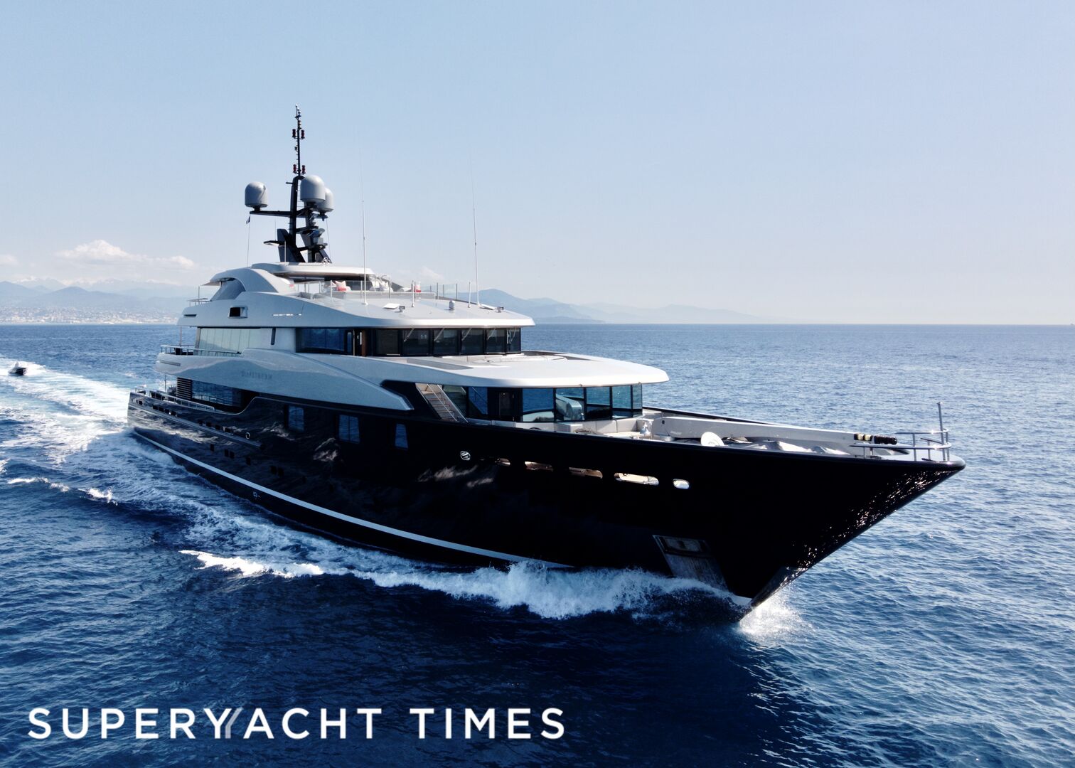 Superyacht Slipstream in the South of France