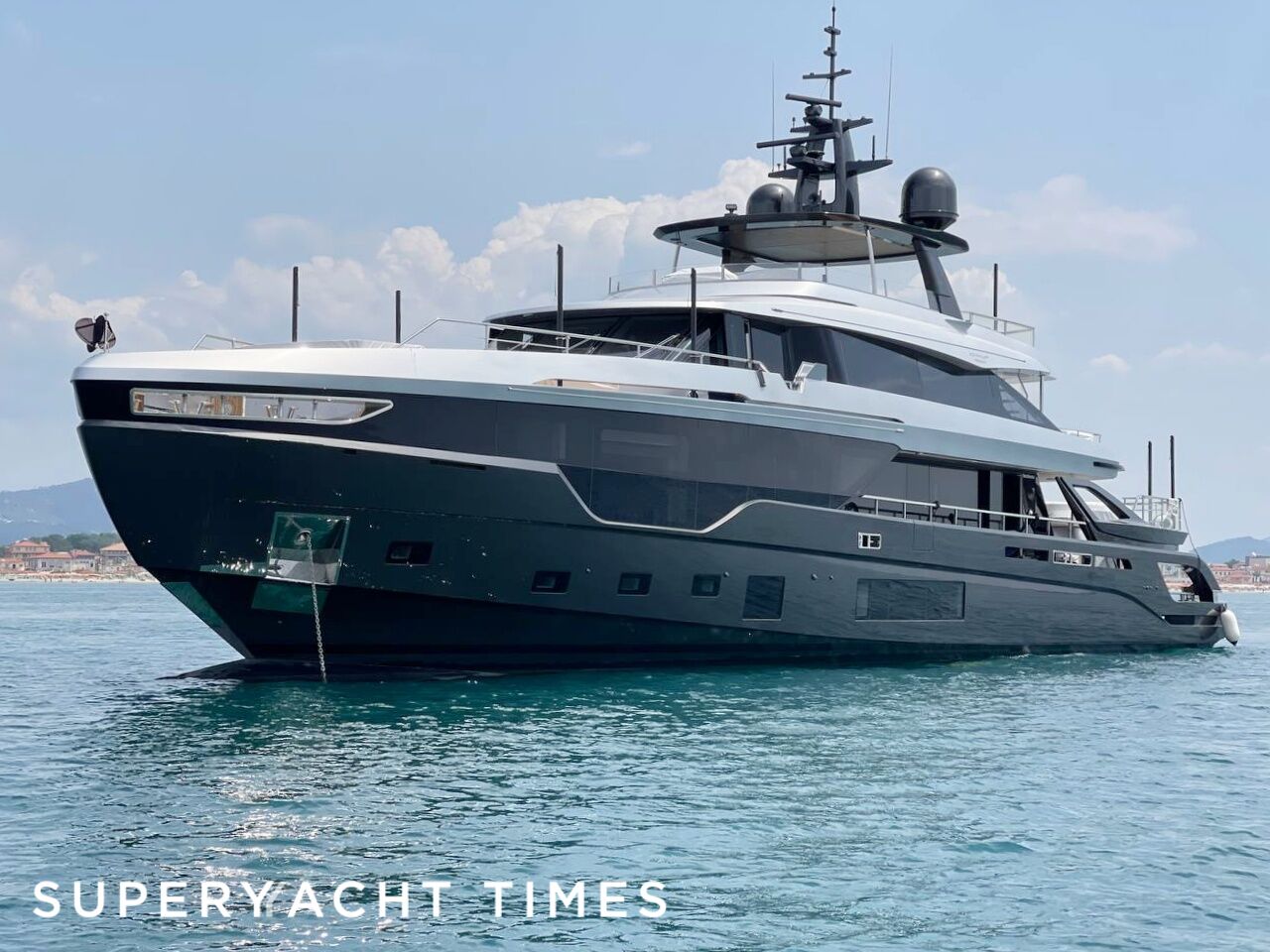 38m Azimut motor yacht 888 sold