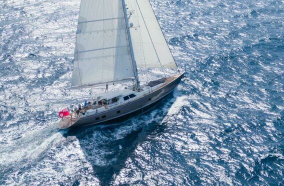 Vagabond yacht sailing