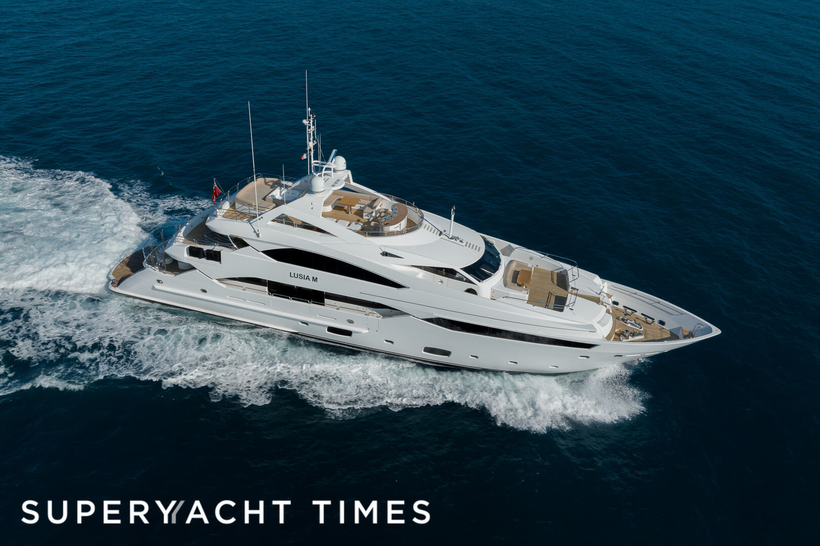 40m-sunseeker-motor-yacht-lusia-m-for-sale