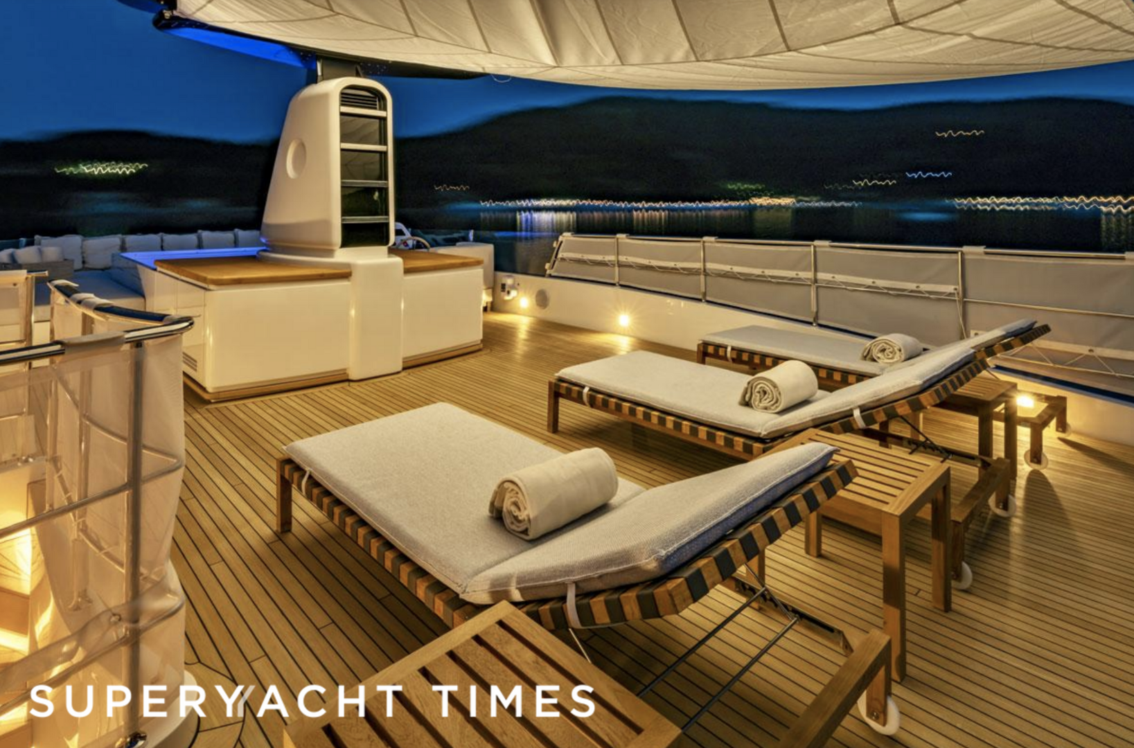 Anything goes V yacht deck