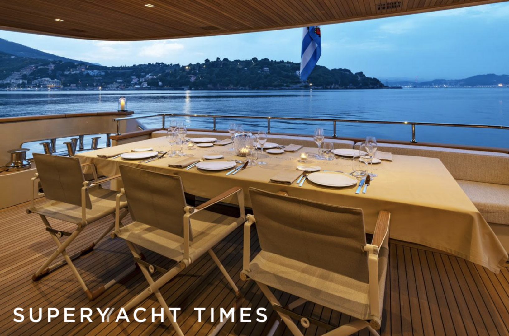 Anything goes V yacht dining