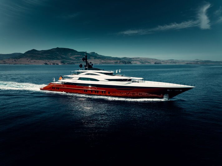 superyacht leona price