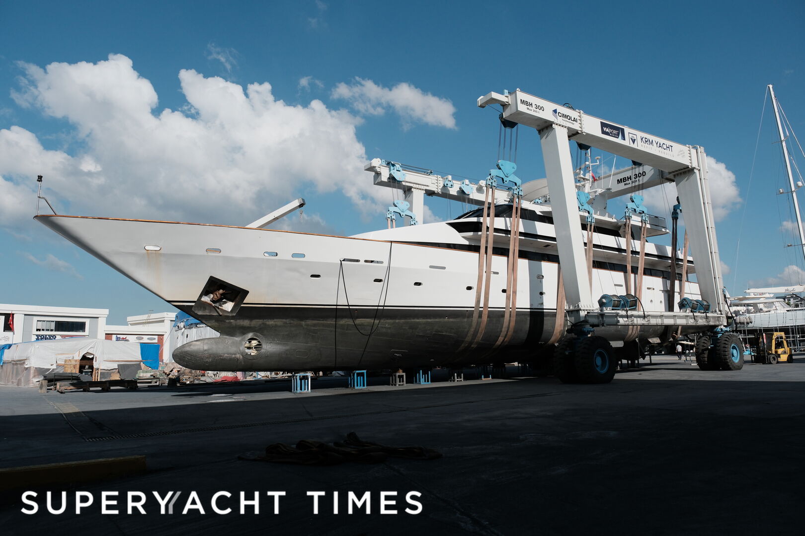 COSTA MAGNA YACHT AT SHIPYARD