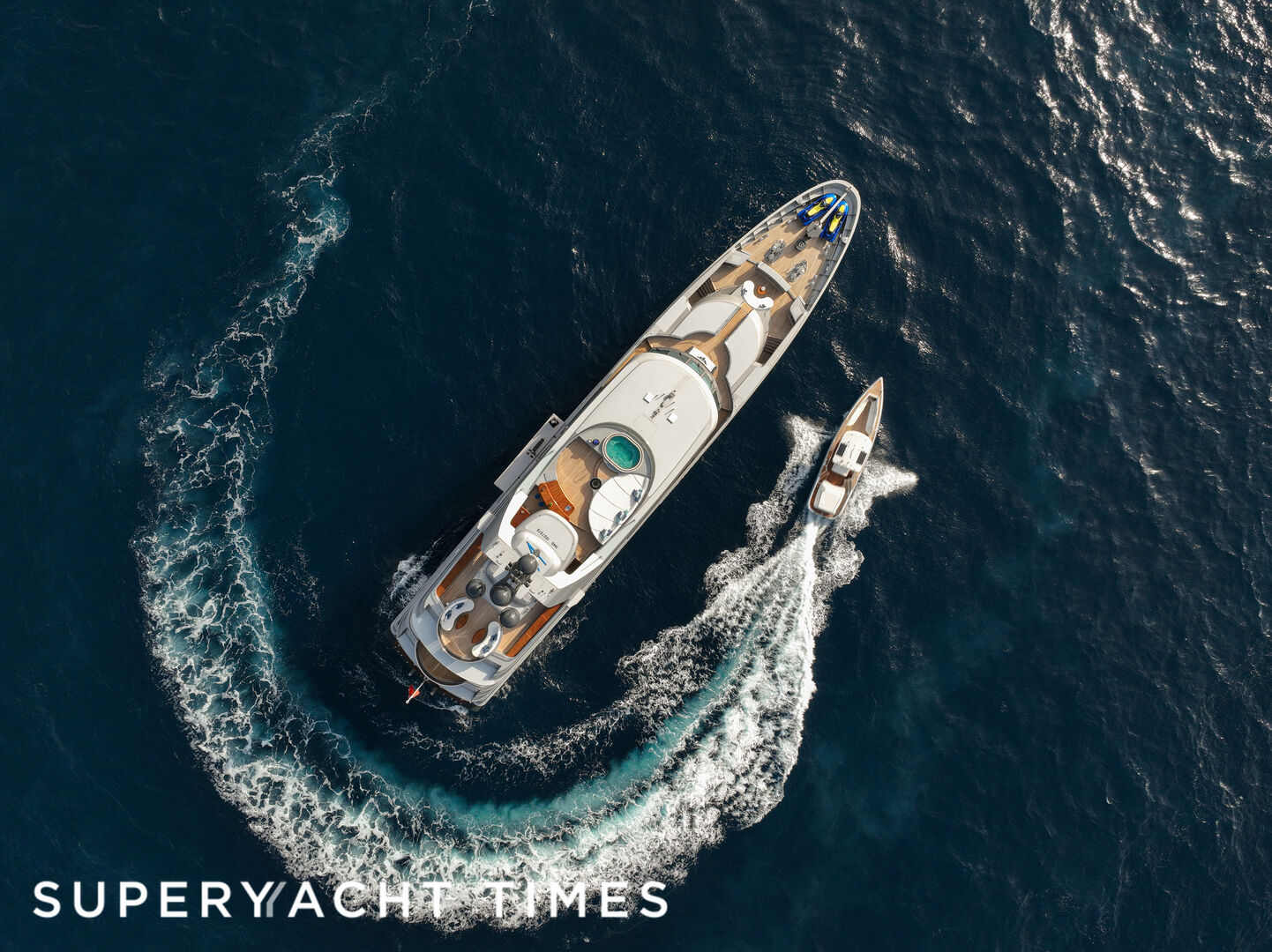 Vibrance yacht aerial