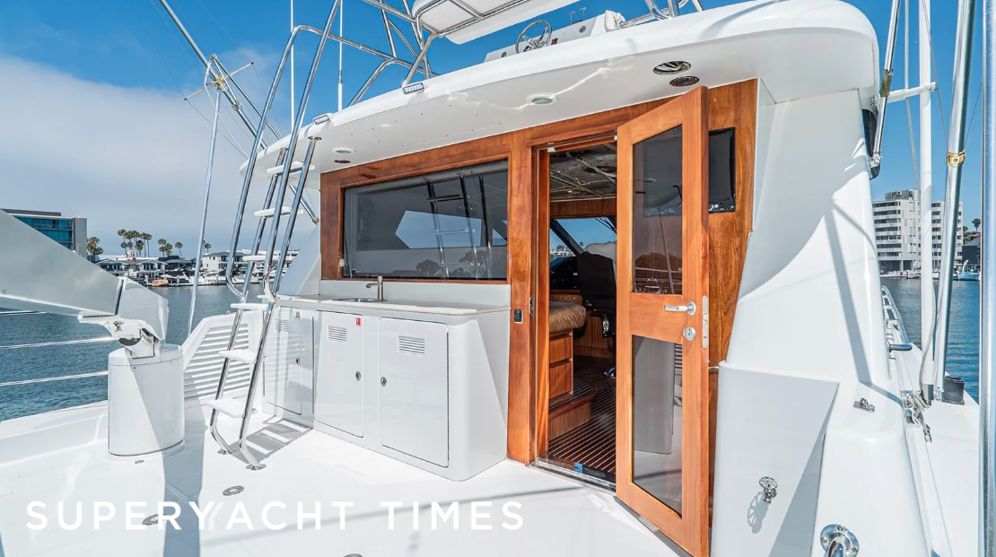 Fan Tail yacht deck