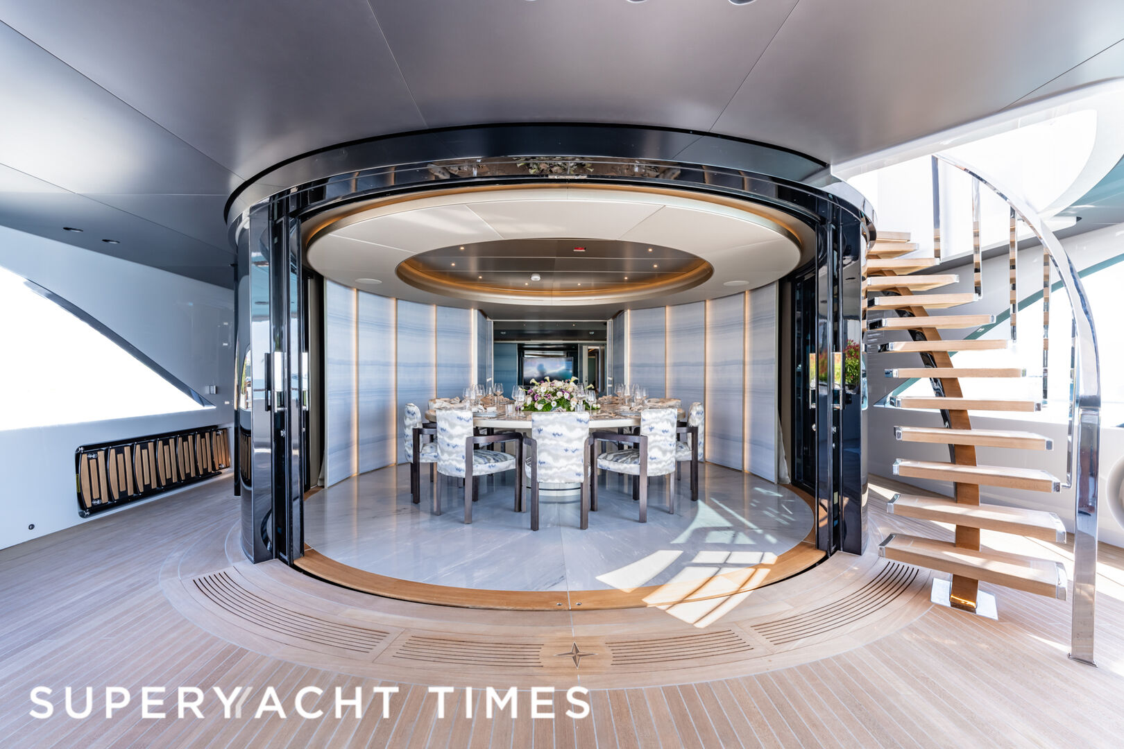 Silver Star yacht dining room