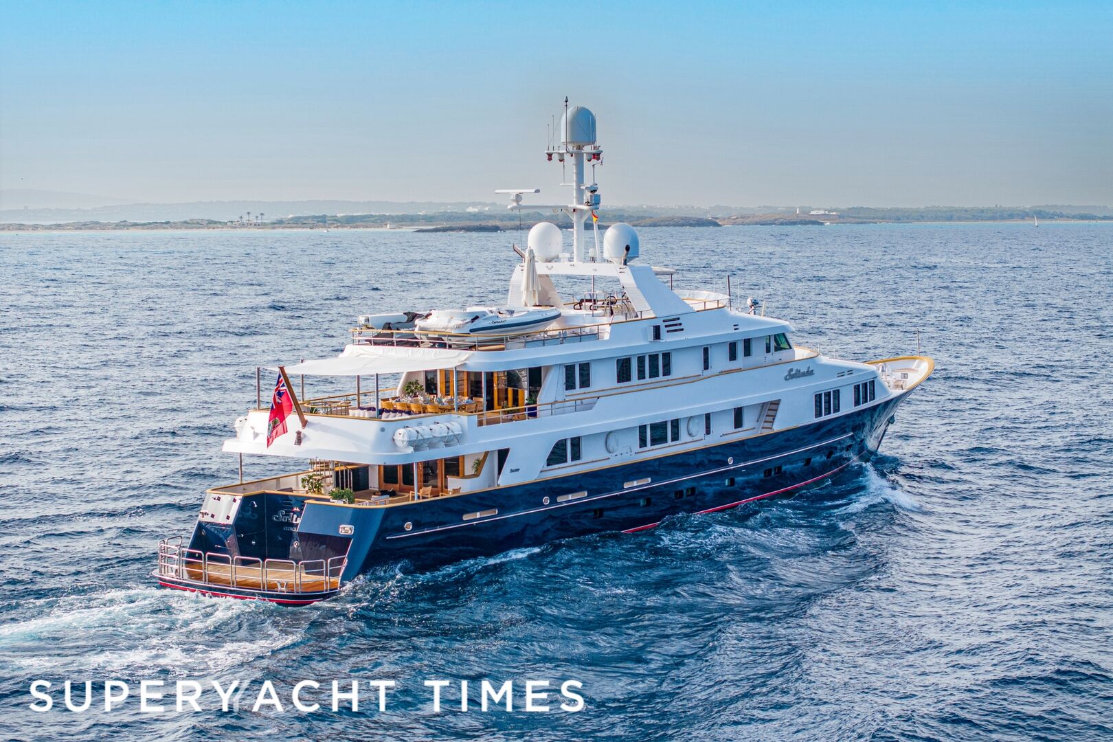 Solinda yacht cruising