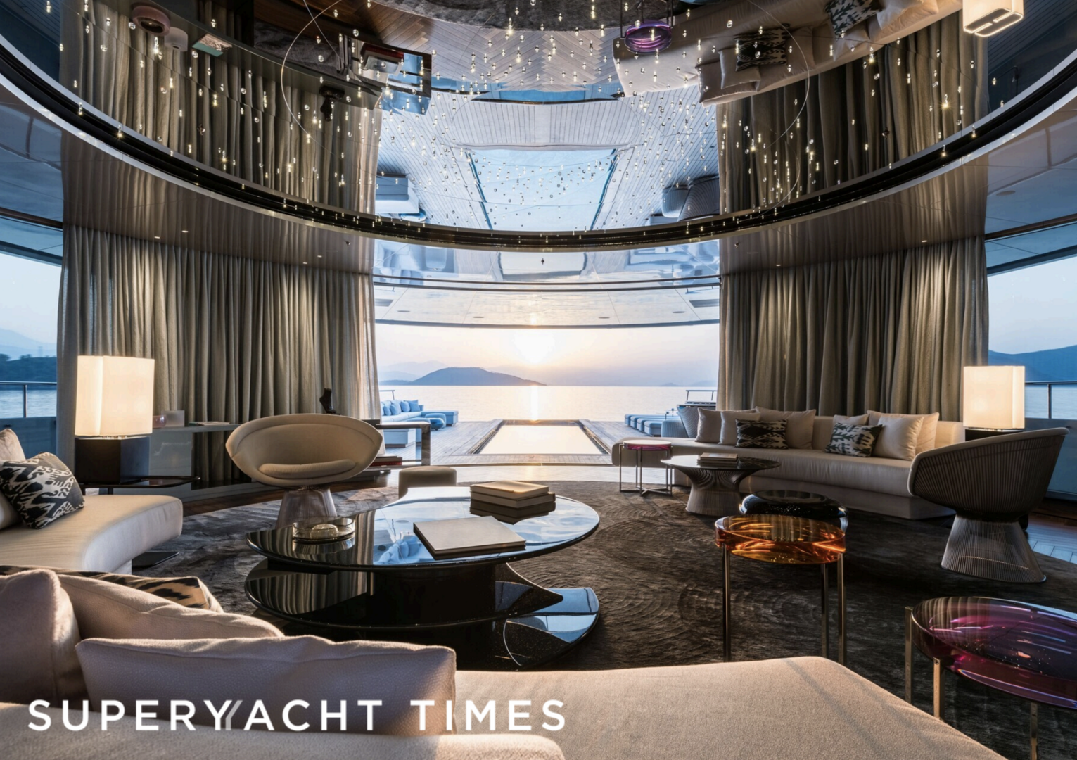 Savannah yacht saloon