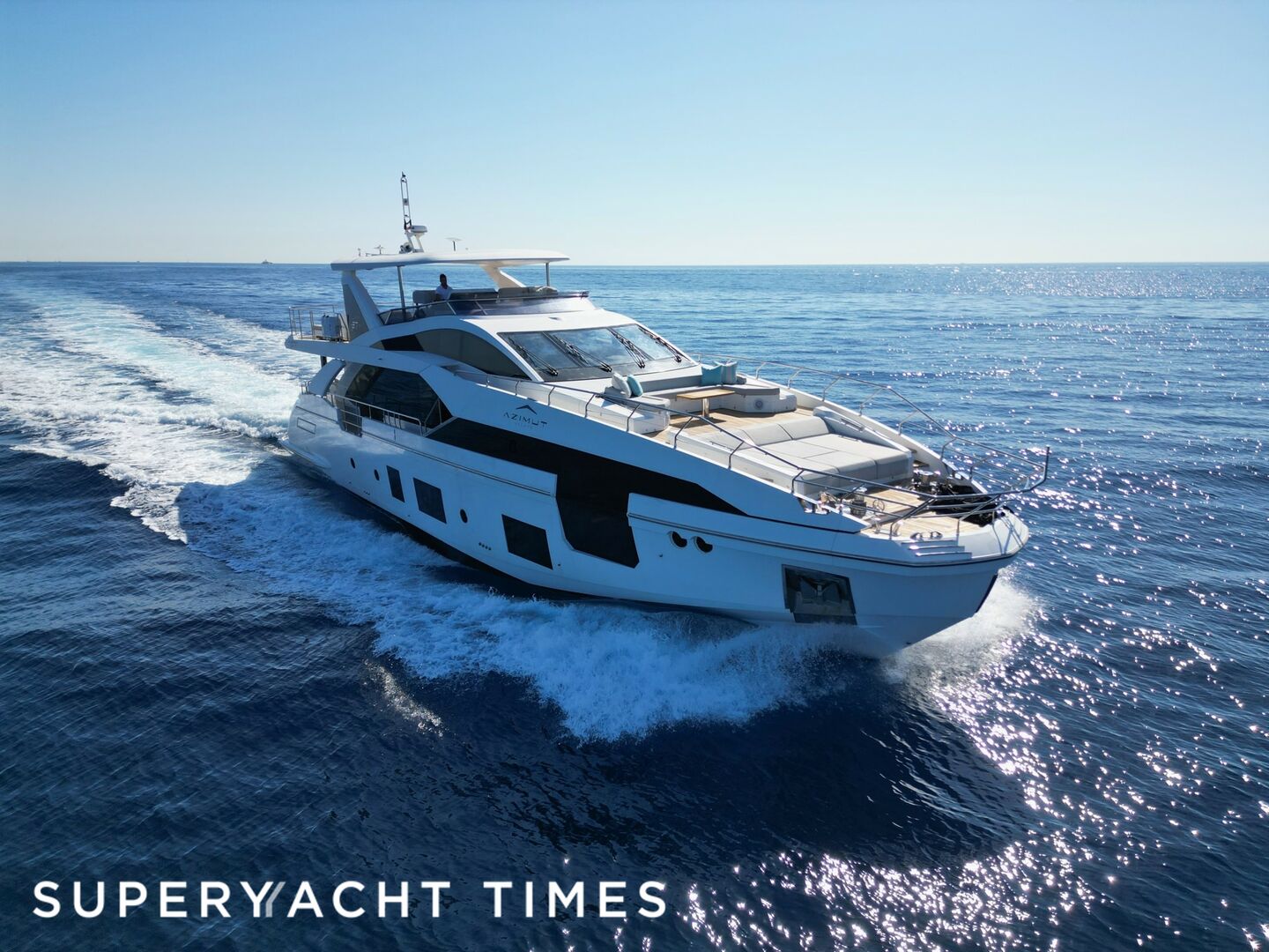 Azimut Grande 27/12 yacht cruising