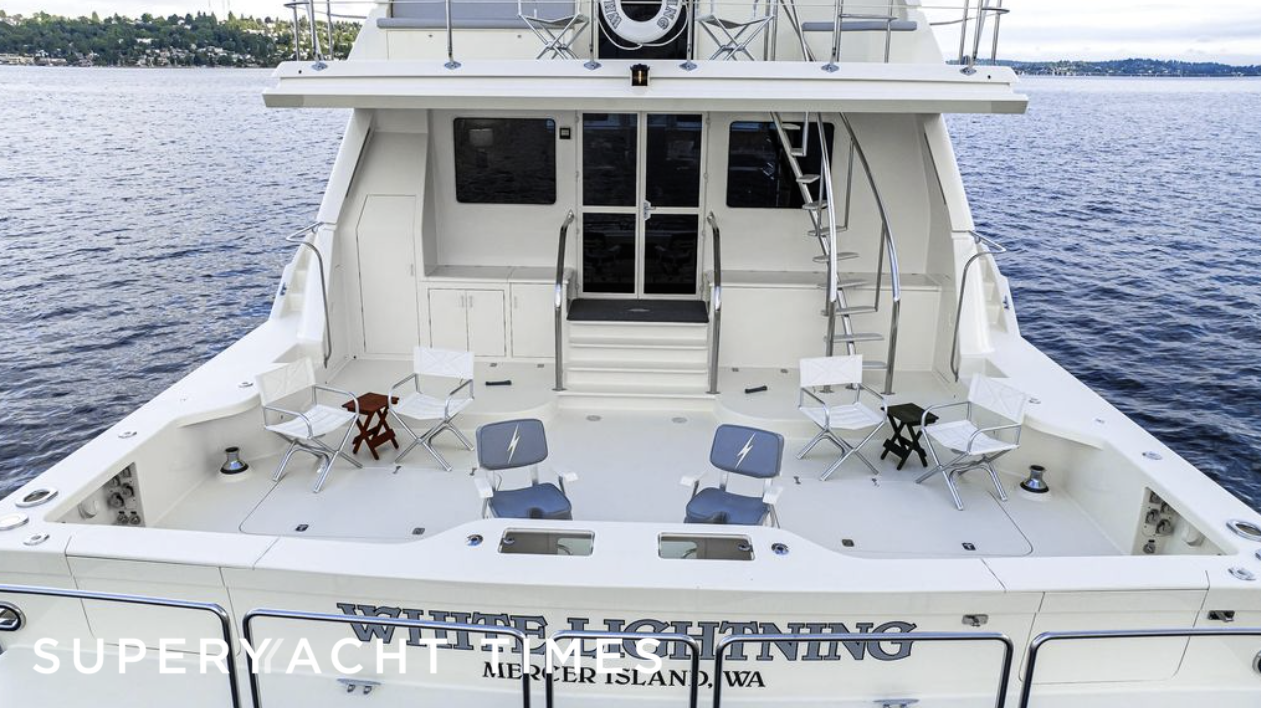 27m Mares Power yacht White Lightning for sale