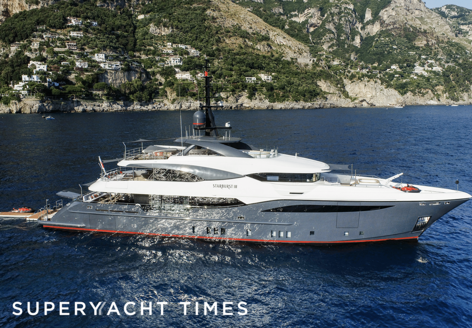 Starburst III yacht anchored