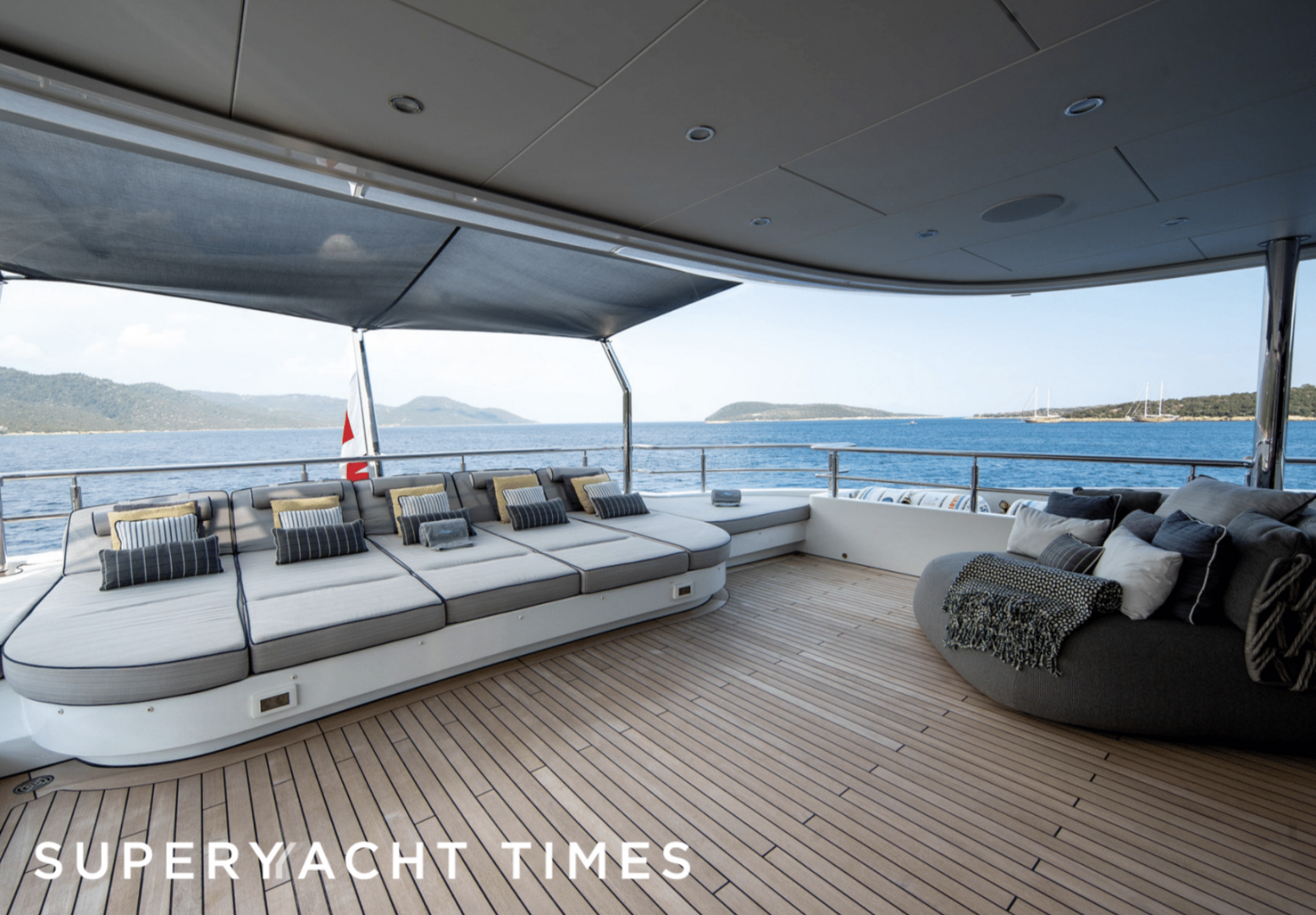 Starburst III yacht deck