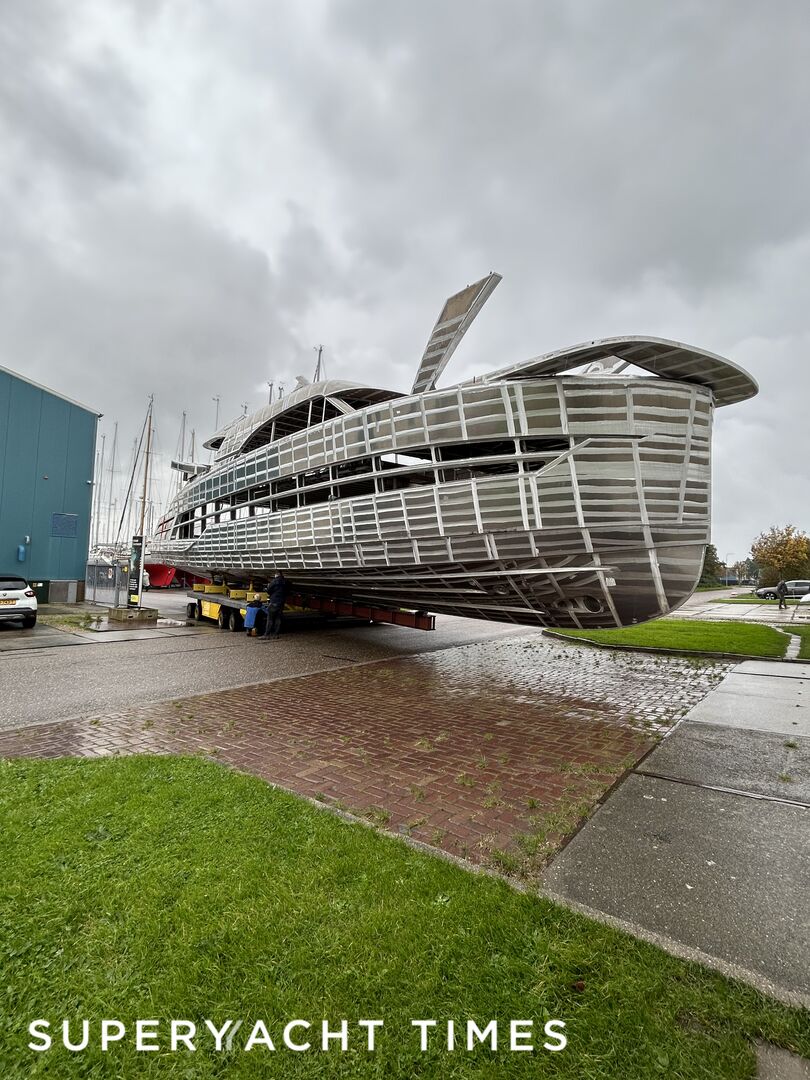 Hull of the 26m St Barth 85 Fly yacht launched