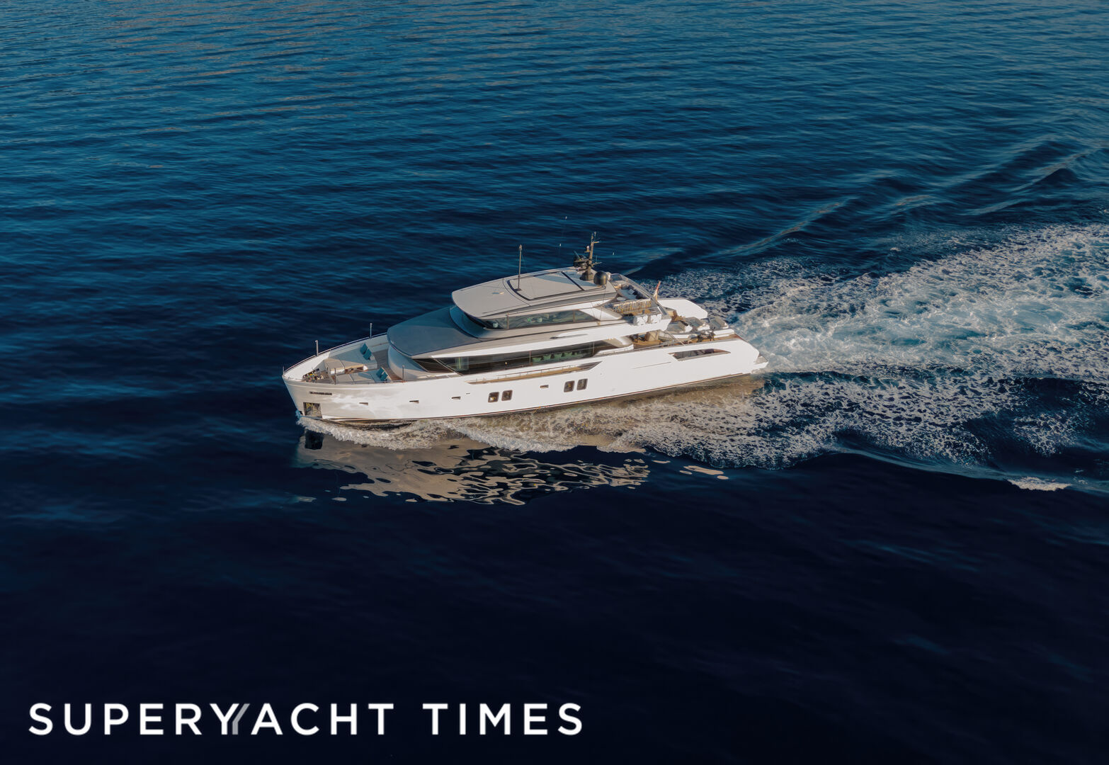 Stradivarius yacht cruising