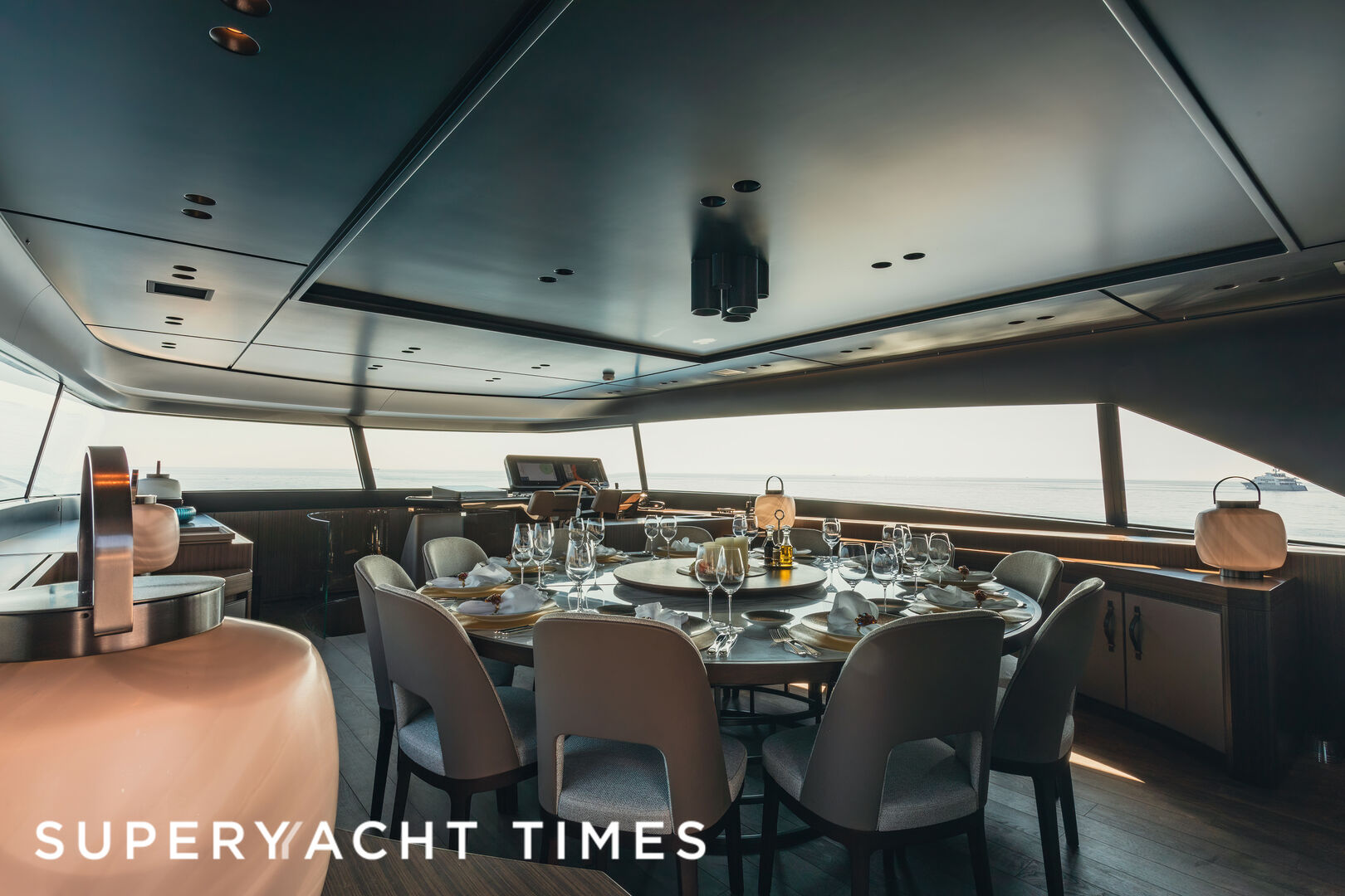 Stradivarius yacht saloon