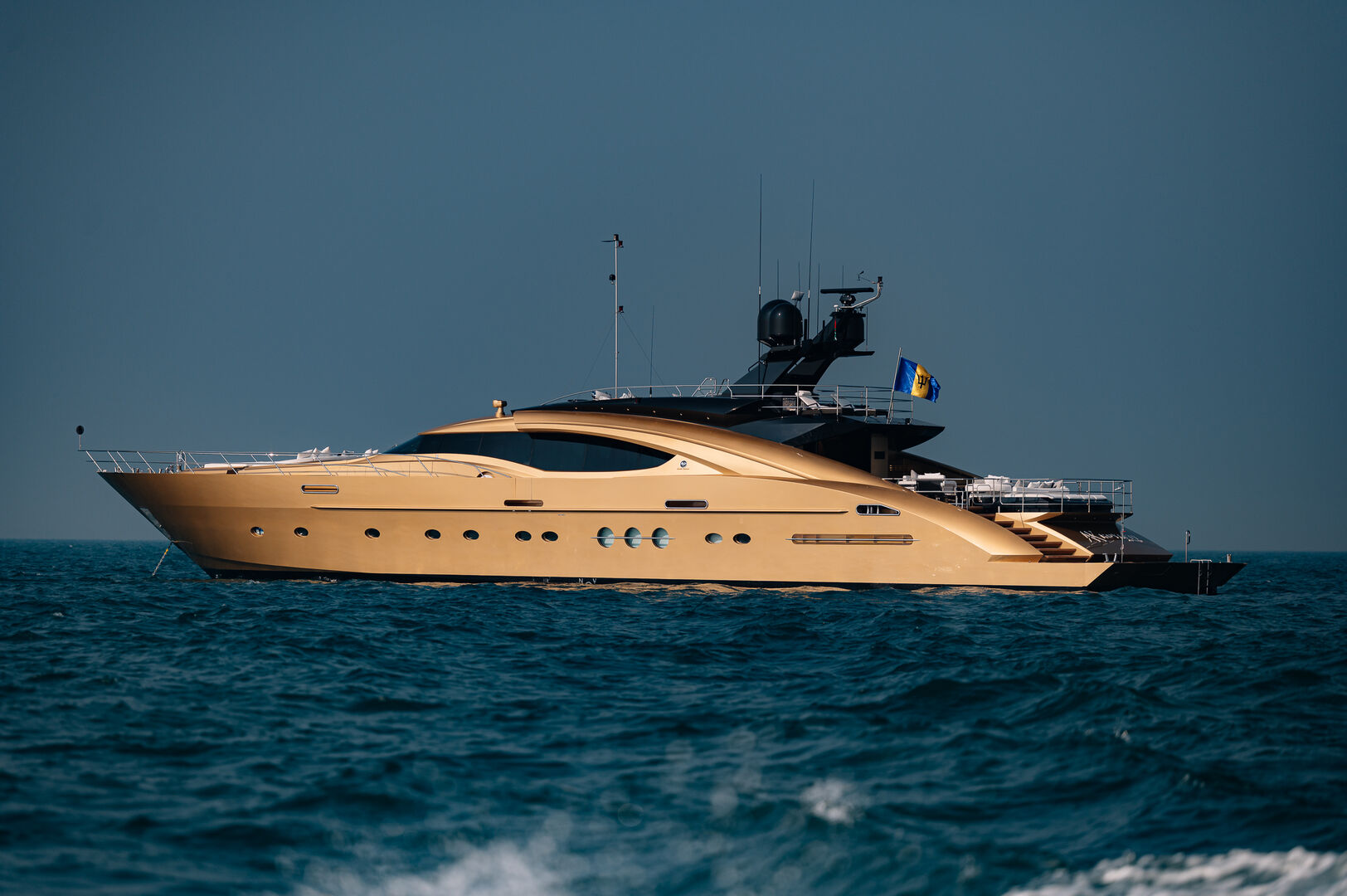 AK Royalty yacht anchored