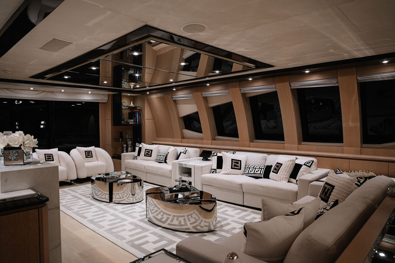 AK Royalty yacht saloon