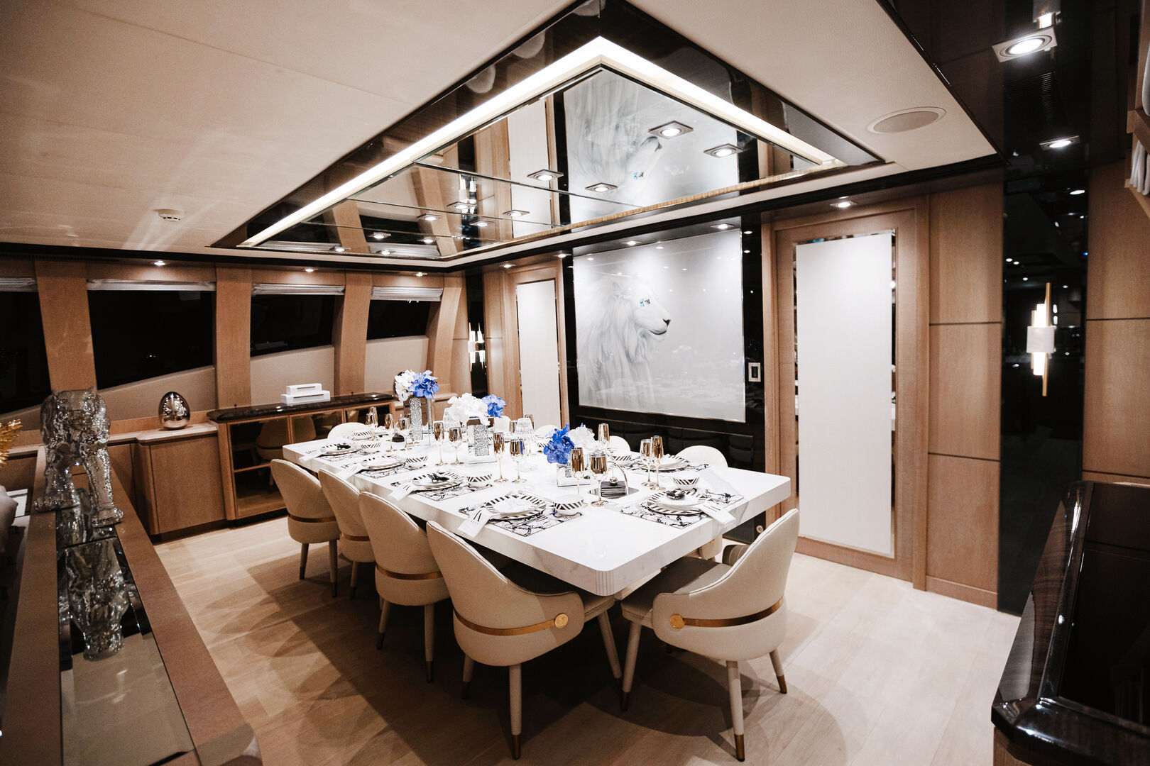 AK Royalty yacht dining