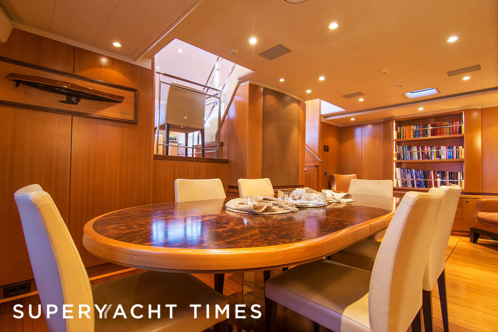 Aristarchos yacht saloon