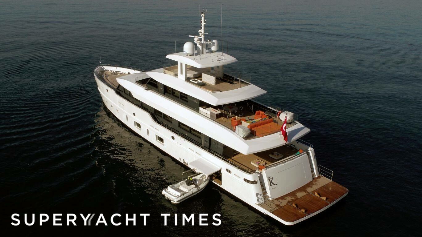 Motor yacht K anchored