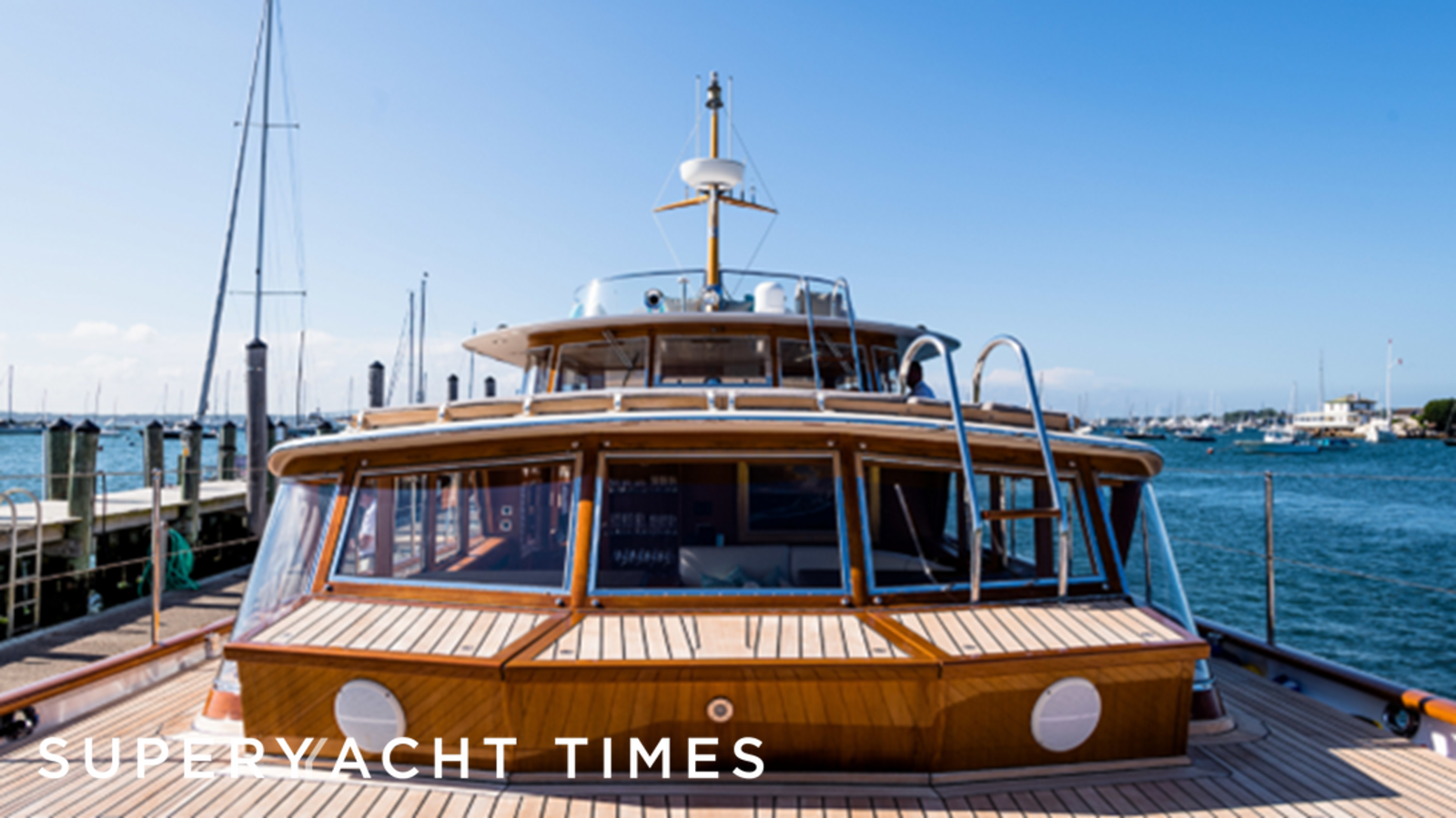 Serena yacht foredeck