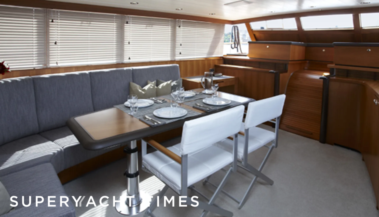 Serena yacht saloon