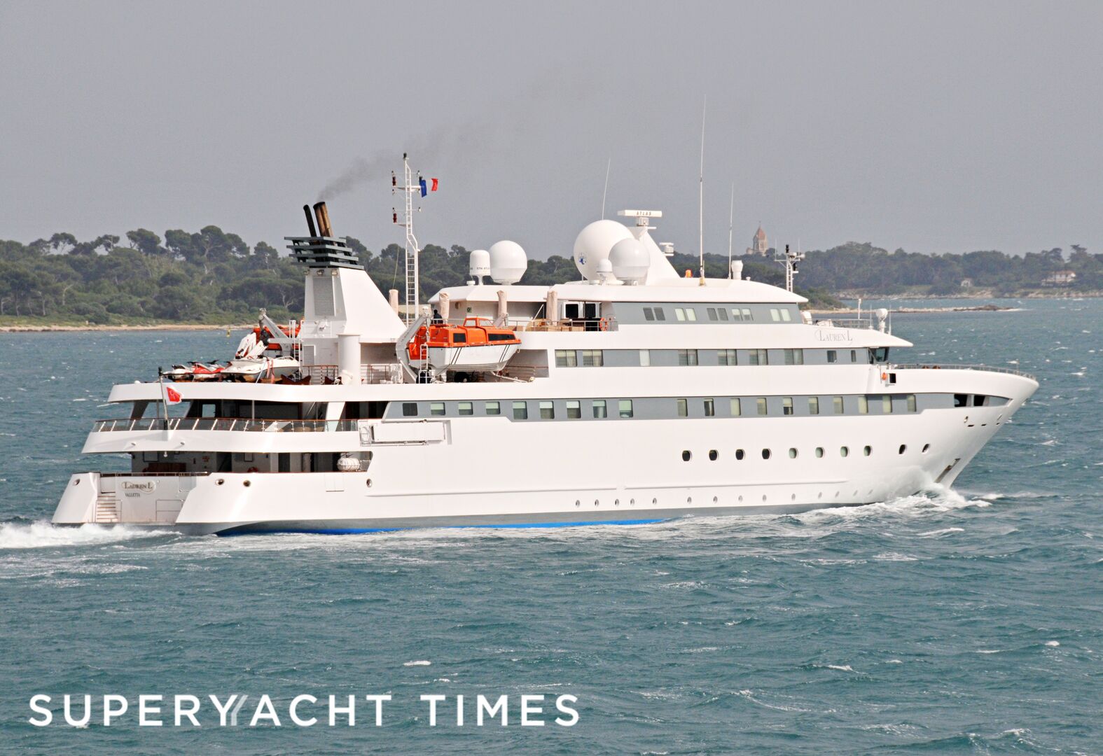 Lauren L off Cannes 