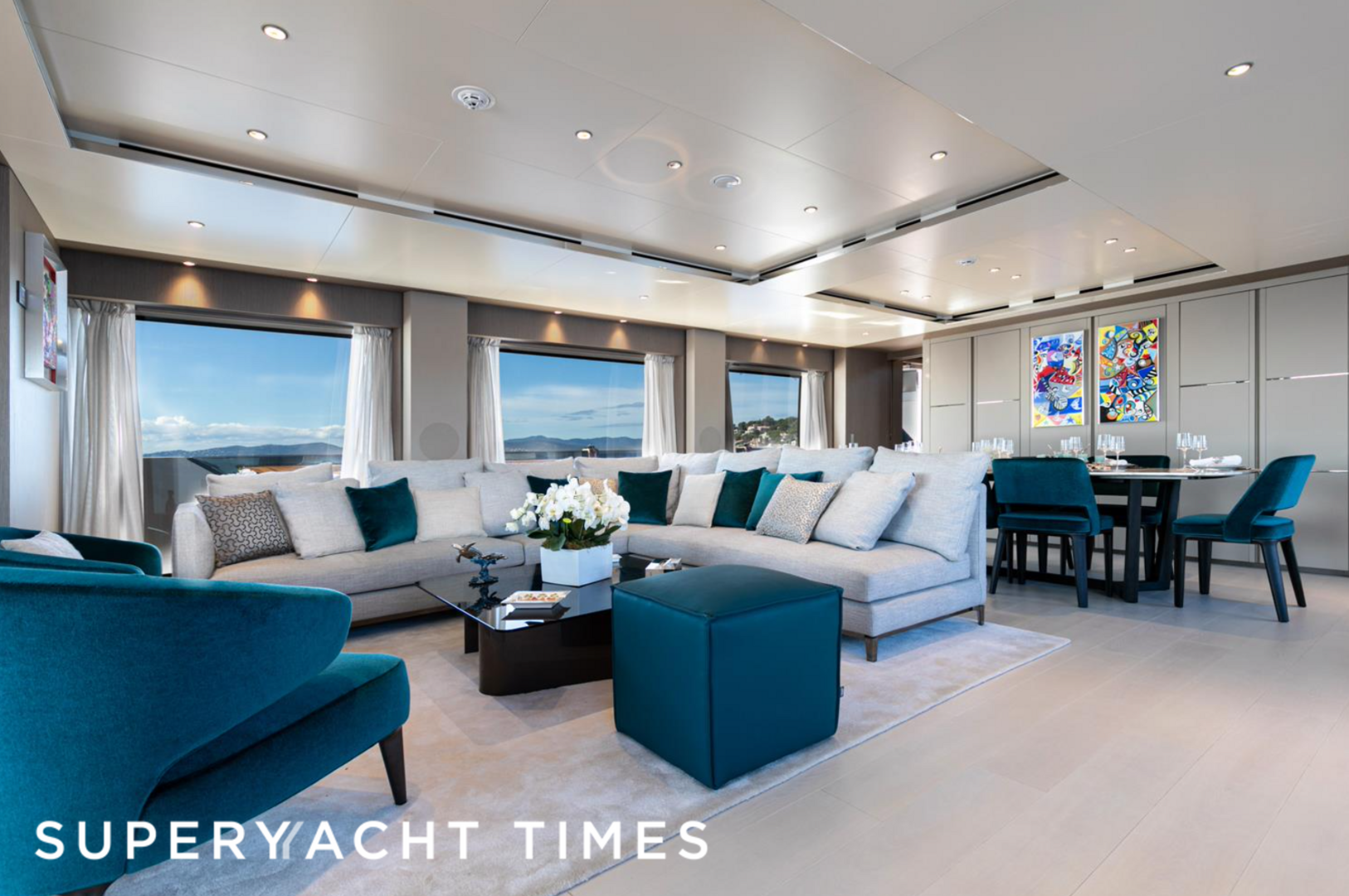 Jag'B yacht saloon