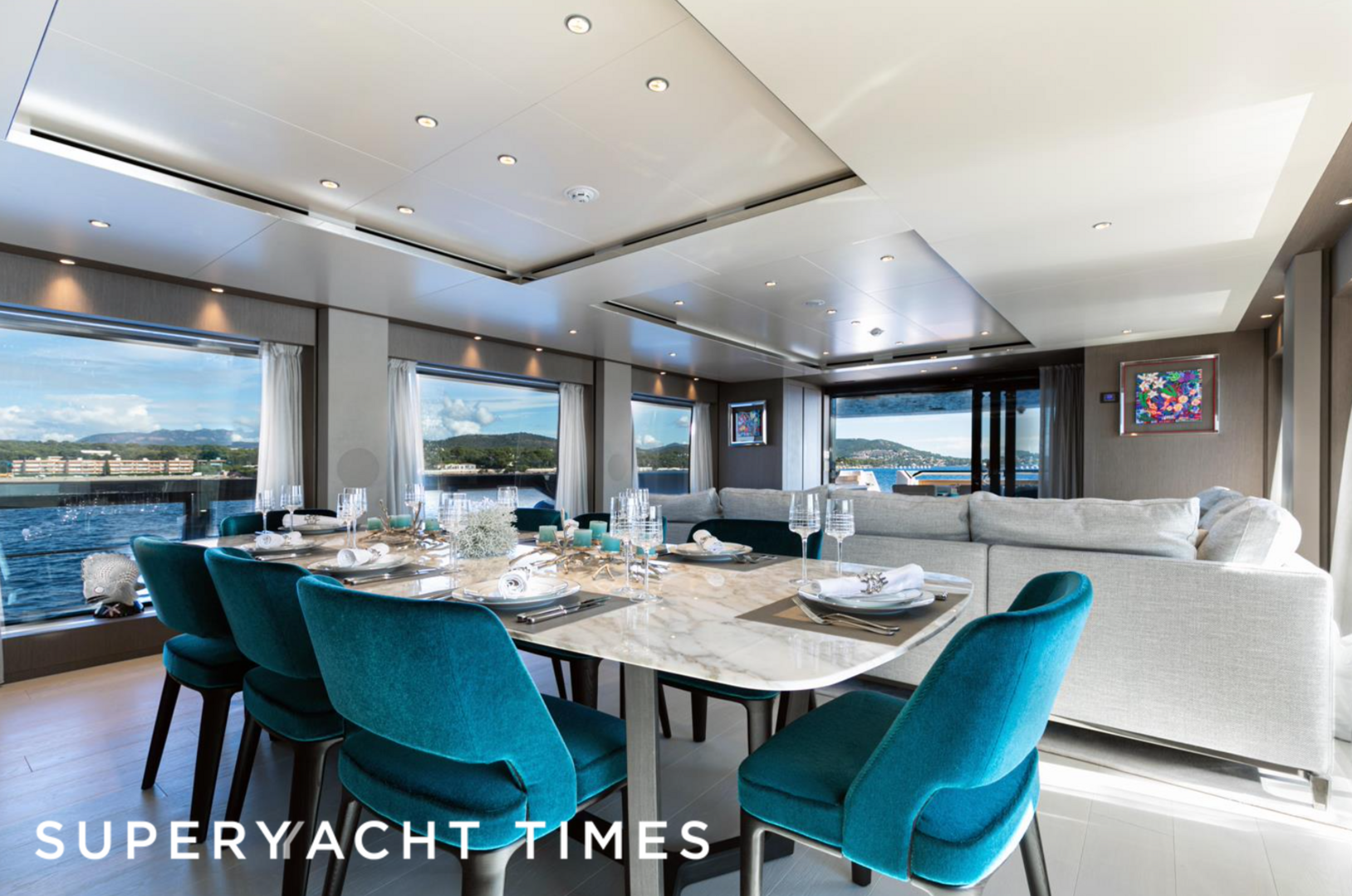 Jag'B yacht saloon