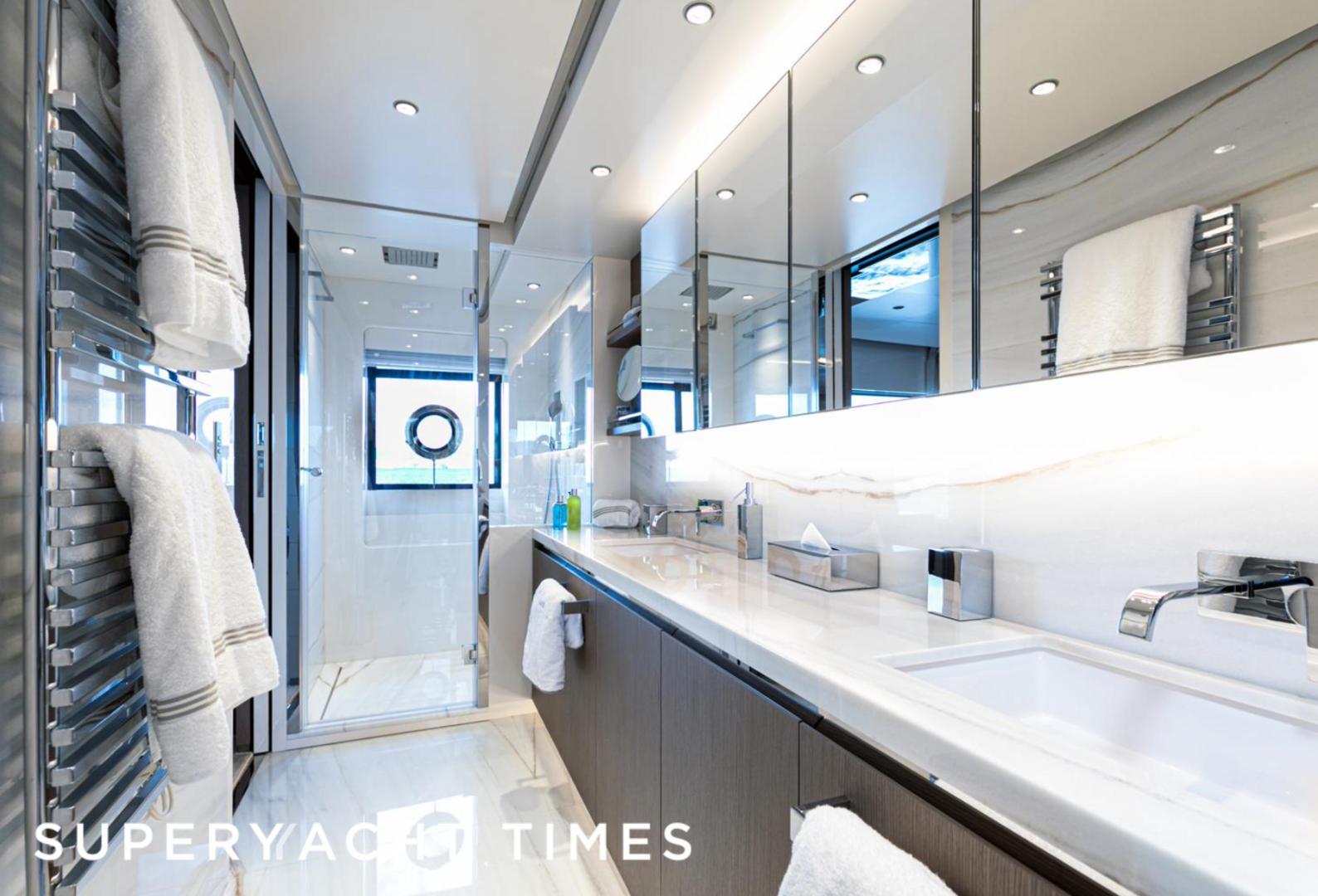 Jag'B yacht bathroom