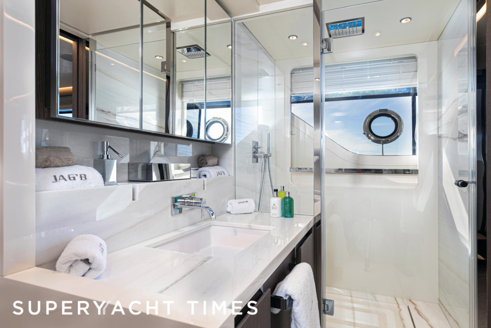Jag'B yacht bathroom