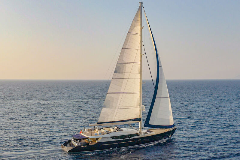 L'Aquila  Yacht 