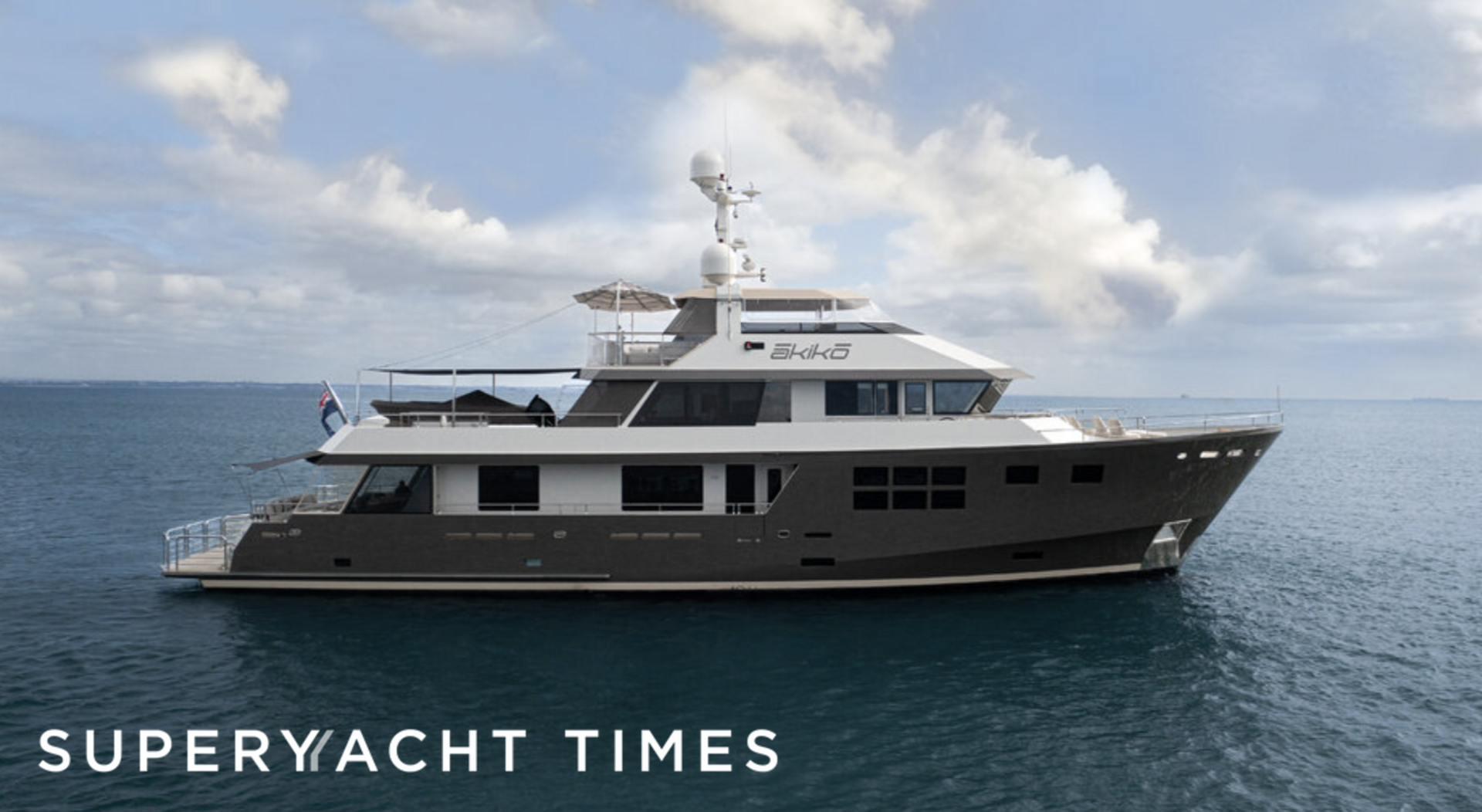 34m Alloy explorer yacht Akiko for sale