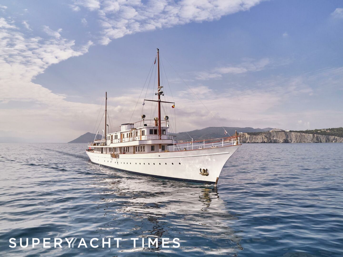Madiz yacht cruising
